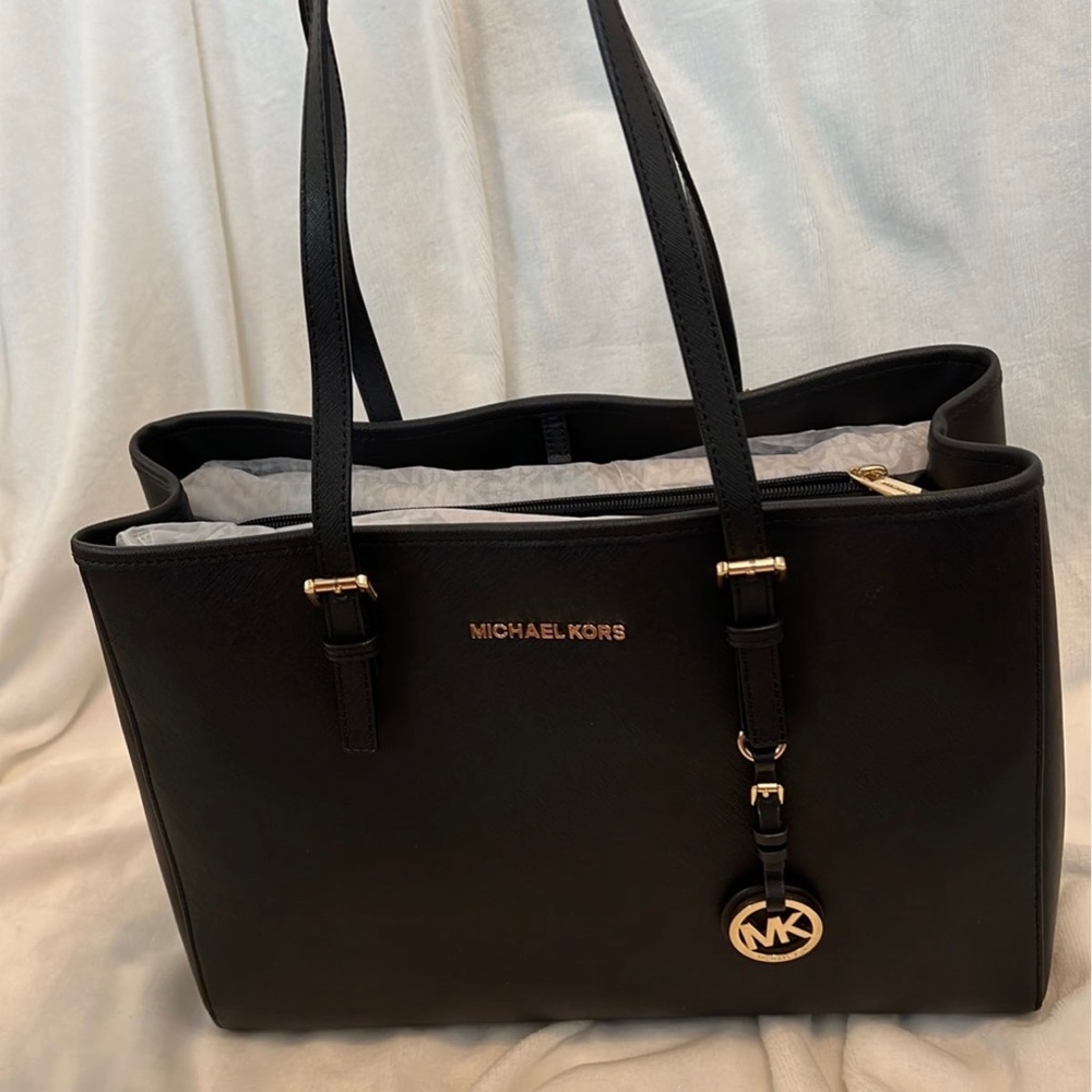 Michael kors large tote 🖤